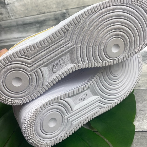 Nike Air Force 1 07 ESS sneakers shoes - Picture 5 of 7